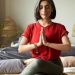 तनाव से तुरंत राहत चाहिए? भ्रामरी प्राणायाम की ‘गुनगुनाहट’ कर सकती है कमाल