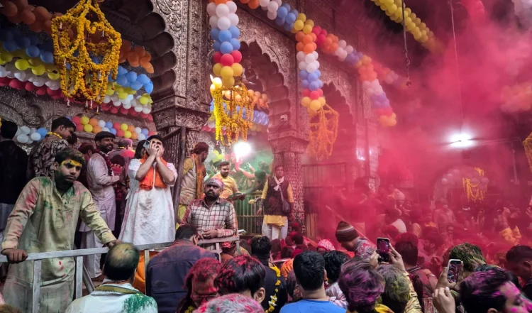 Braj Holi Trip: बजट में रंगों भरी यादगार यात्रा