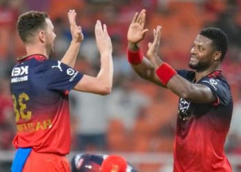 IPL 2026: पहले मैच से पहले RCB को बड़ा झटका, जोश हेजलवुड हुए बाहर; कोच ने किया कंफर्म