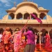 Barsana की लट्ठमार होली क्यों है इतनी खास? जानिए राधा-कृष्ण की इस अनोखी परंपरा का इतिहास