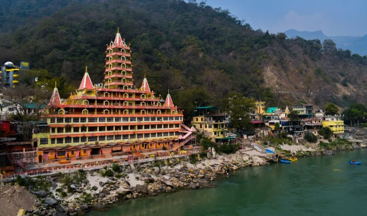 Rishikesh Weekend Trip – 48 घंटे का शांति और रोमांच का कॉम्बो