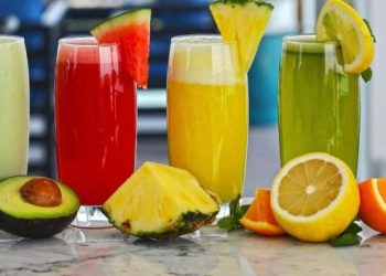 क्या फ्रूट जूस से बढ़ता है ब्लड शुगर? जानिए सच और गलतफहमी