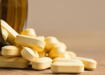 रात में Vitamin D लेना ठीक या नुकसानदेह? नींद और हार्मोन से इसका खास कनेक्शन समझें