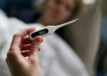 गर्मी में बुखार को हल्के में न लें: Malaria के संकेत हो सकते हैं खतरनाक