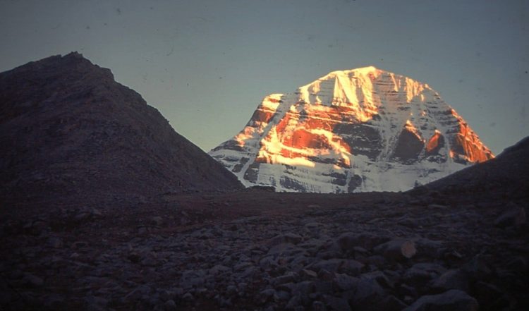 कैलाश मानसरोवर यात्रा 2026: नया रूट और बिना पासपोर्ट-वीजा के दर्शन