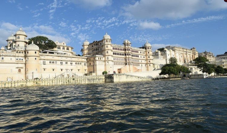 डेस्टिनेशन वेडिंग ही नहीं, इन 4 खास जगहों से ‘वेनिस ऑफ द ईस्ट’ कहलाता है उदयपुर