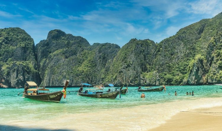 Summer Vacation में विदेश घूमना हुआ आसान, Thailand-Vietnam की फ्लाइट टिकट हुईं सस्ती