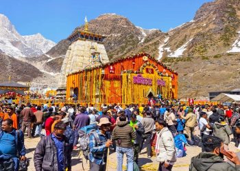 बच्चों के साथ केदारनाथ जा रहे हैं? सफर सुरक्षित बनाने के लिए बैग में जरूर रखें ये 7 जरूरी चीजें