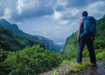 Monsoon Travel Alert: बारिश में इन पर्यटन स्थलों की यात्रा पड़ सकती है भारी, पहले जान लें मौसम का हाल