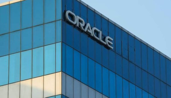 Oracle Layoffs: 12 साल नौकरी के बाद गई जॉब, पत्नी बोली- होली-दिवाली और सर्जरी के दौरान भी करते रहे काम