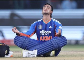 30 गेंदों में शतक के बाद अभिषेक शर्मा का खास सेलिब्रेशन, मैदान पर किया ‘ॐ नमः शिवाय’ का जाप
