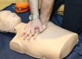 CPR कब देना चाहिए और कब नहीं? जानें छाती दबाने का सही तरीका और जरूरी सावधानियां