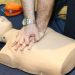 CPR कब देना चाहिए और कब नहीं? जानें छाती दबाने का सही तरीका और जरूरी सावधानियां