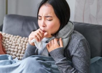 गले में जमा कफ से हैं परेशान? इन आसान घरेलू उपायों से पाएं राहत